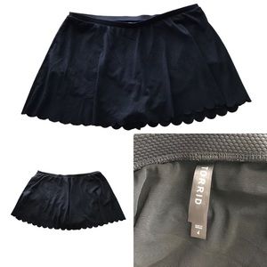 Torrid swim bottom 4 Sz 26 skater skirt scalloped